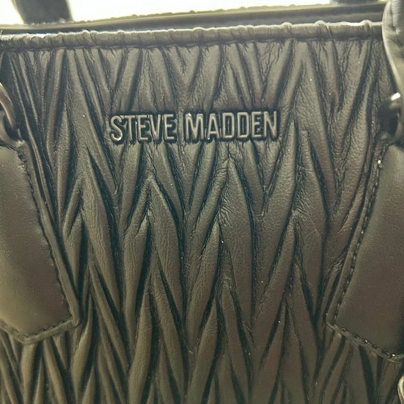 Steve Madden Black Handbag with Texture NWT - Picture 3 of 13